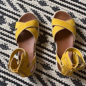 Golden yellow size 8 MIA platforms
